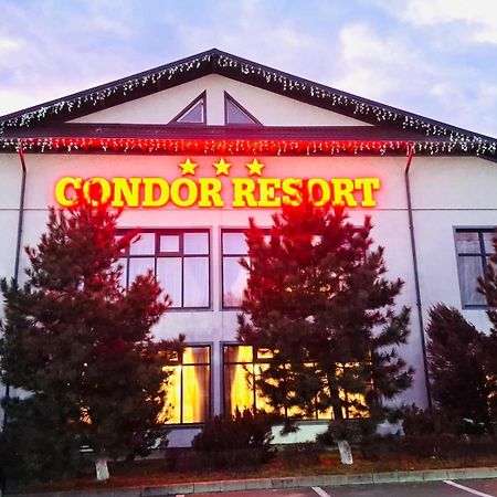 Condor Resort Dulcesti Екстериор снимка