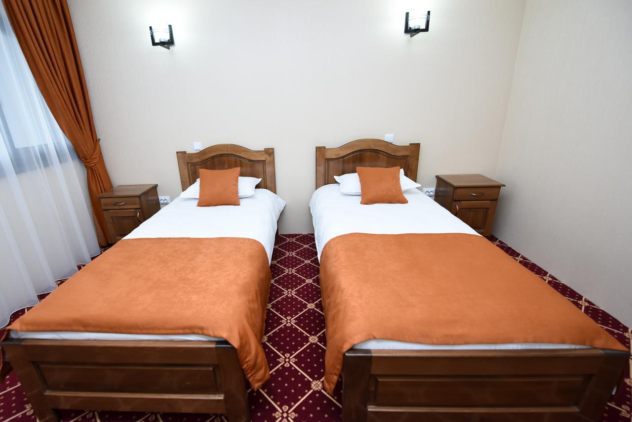 Condor Resort Dulcesti Екстериор снимка