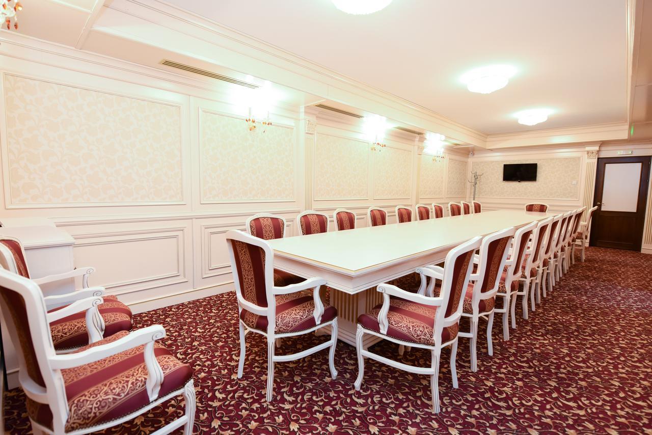 Condor Resort Dulcesti Екстериор снимка