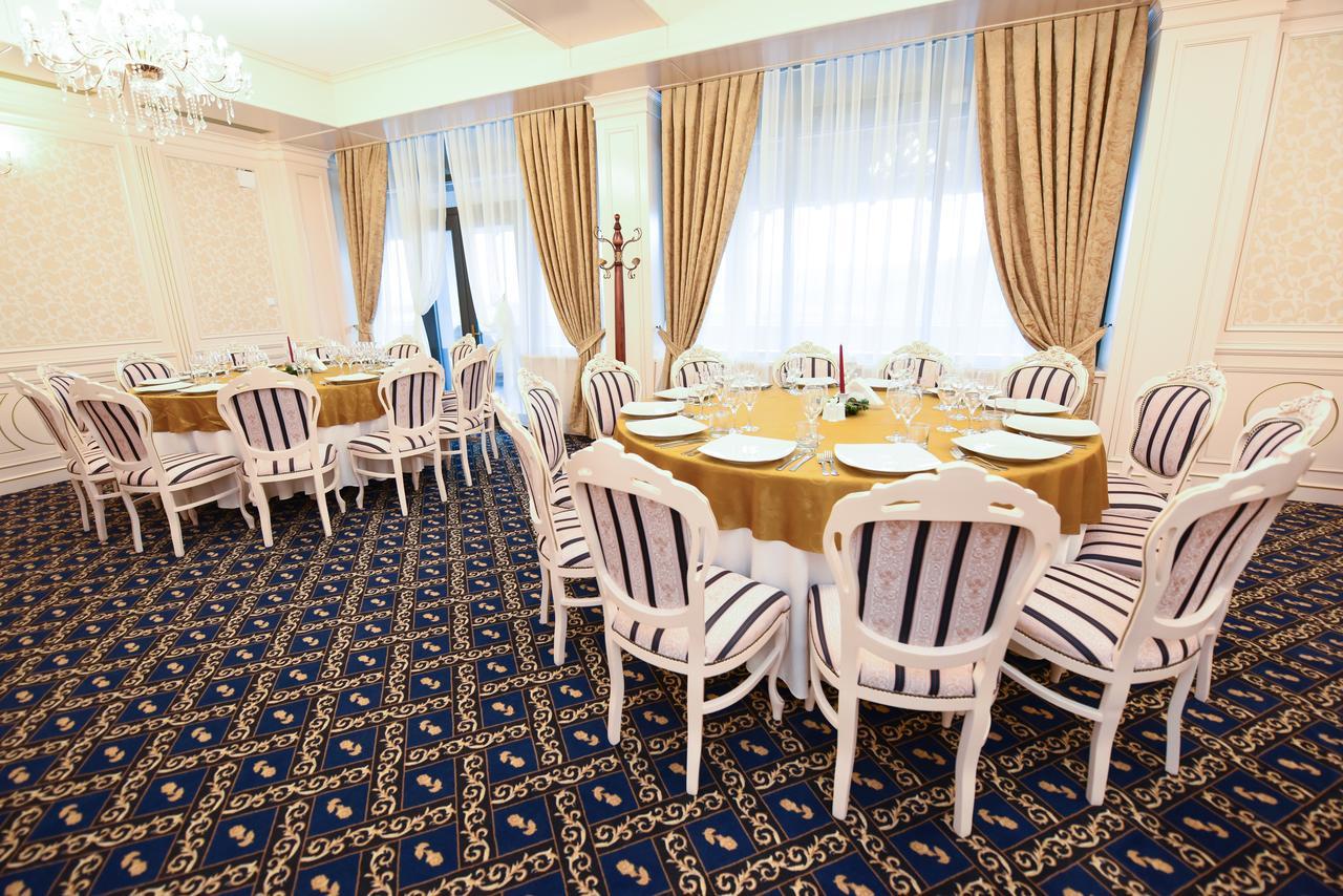 Condor Resort Dulcesti Екстериор снимка